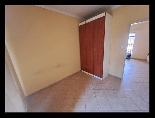 2 BEDROOM APARTMENT FOR SALE IN OLIEVENHOUTBOSCH